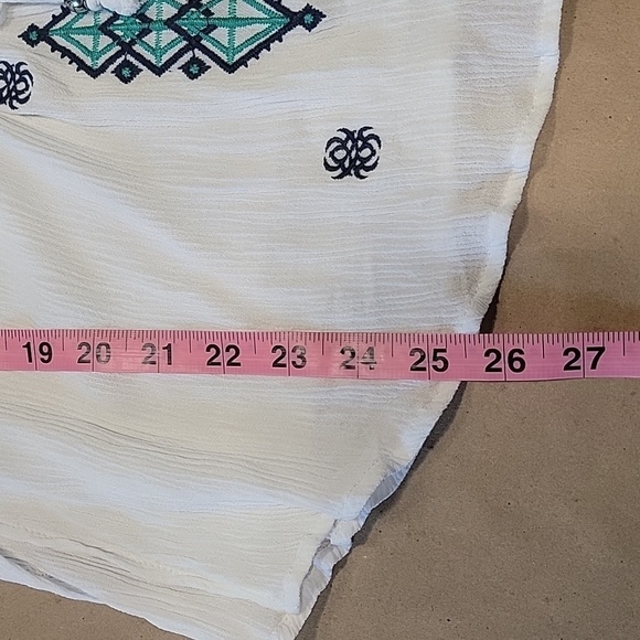 Neiman Marcus Size M White Crepe-y Blouse w/ Navy & Bright Turquoise Embroidery - Picture 10 of 14